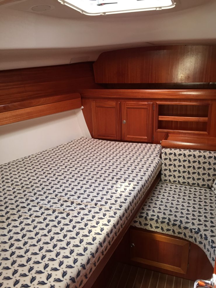 Dufour 36 Classic fore cabin