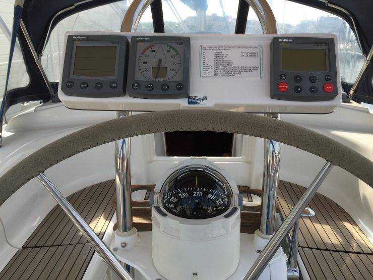 Dufour 36 Classic helm